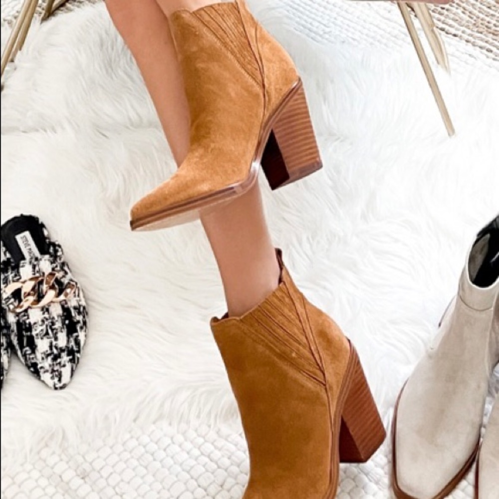 Gadri Pointed Toe Bootie RHUM SUEDE size 8 1/2 , new in original box